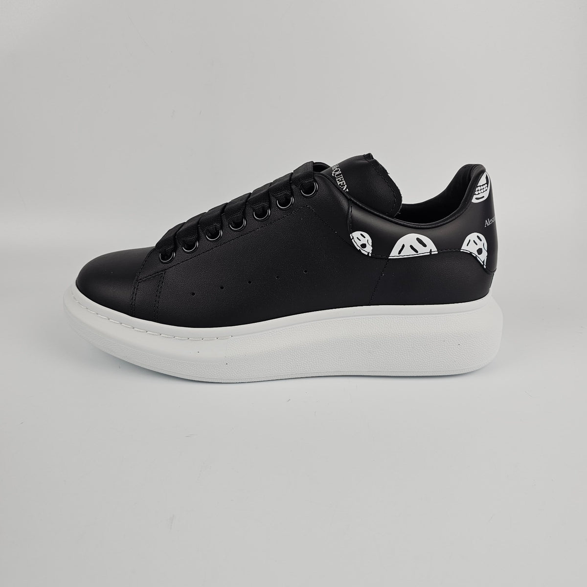 ALEXANDER MCQUEEN Men's Oversized Black/White $760 Sneakers New & Authentic