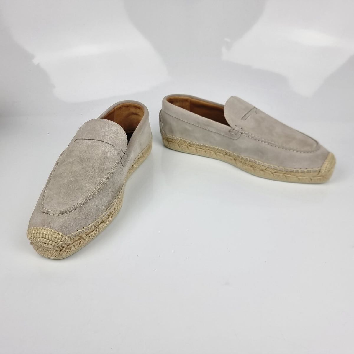 CHRISTIAN LOUBOUTIN Paquepapa Beige Suede Loafers New Size 39 US 6