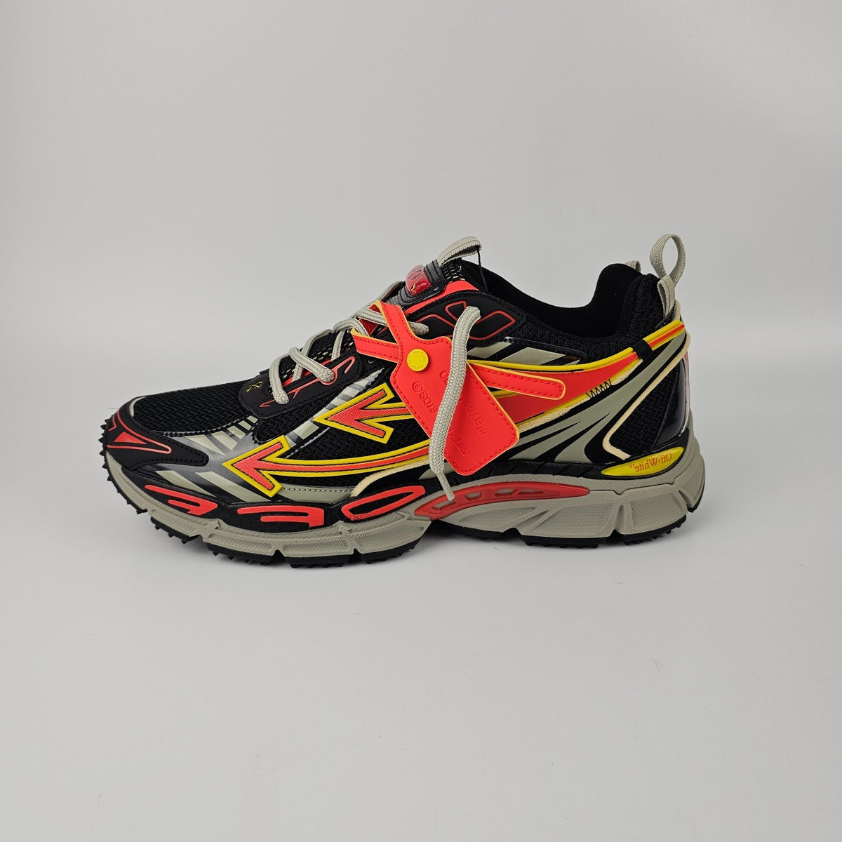 OFF-WHITE Be Right Back Black/Gray Sneakers New & Authentic