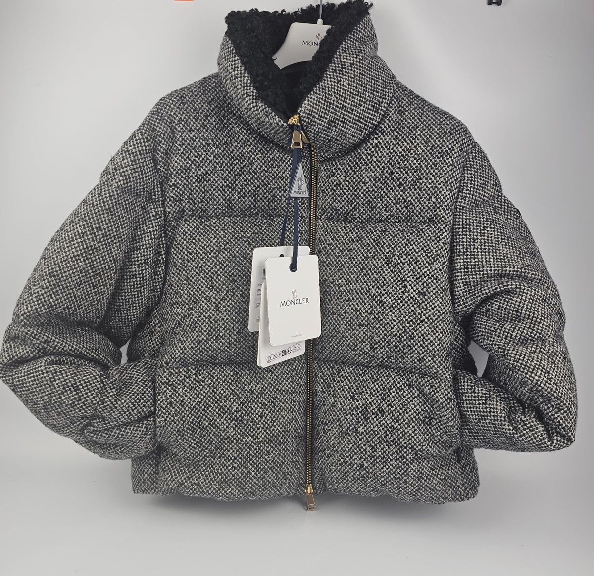 MONCLER Brezesse Gray Women's Short Down Jacket New