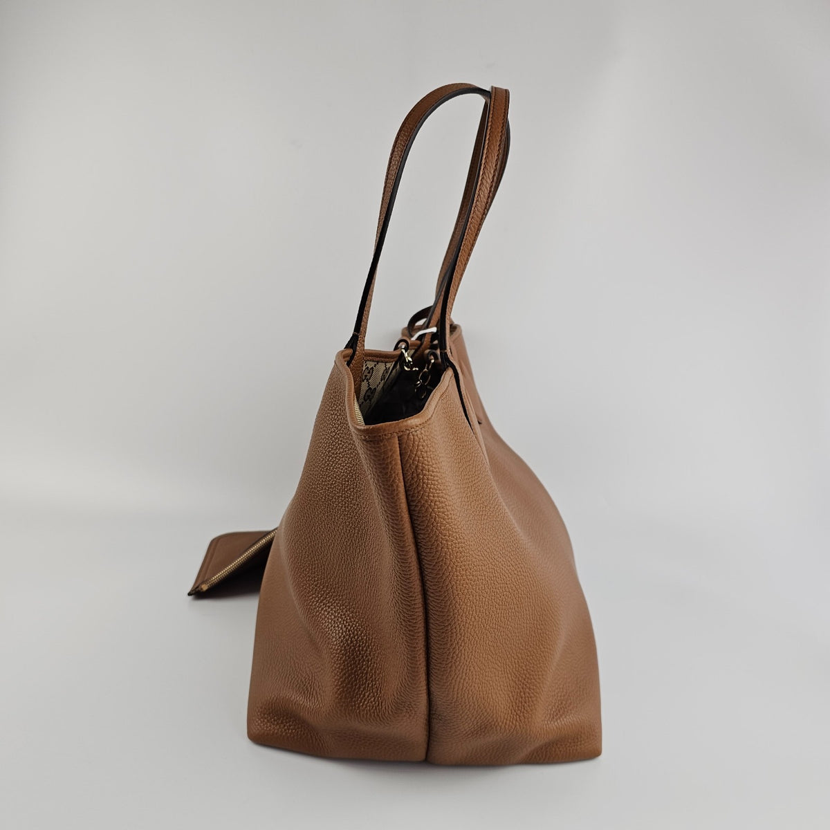 GUCCI Totissima Large $2800 Brown Leather Tote Bag New & Authentic
