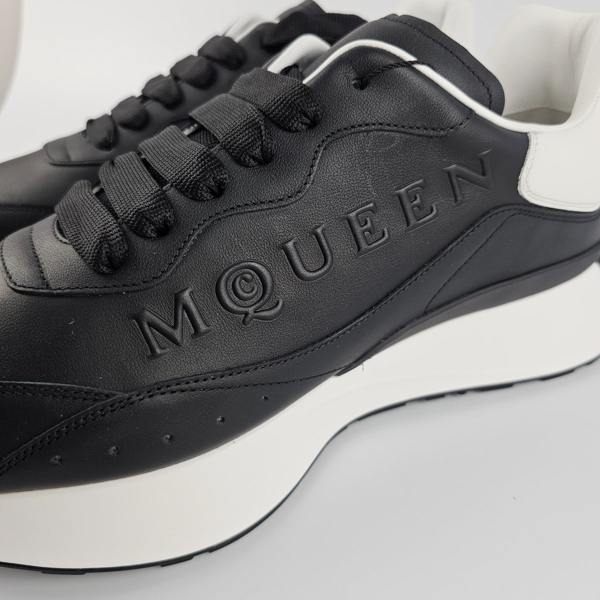 ALEXANDER MCQUEEN Sprint Runner $850 Men's Black/White Sneakers New & Authentic