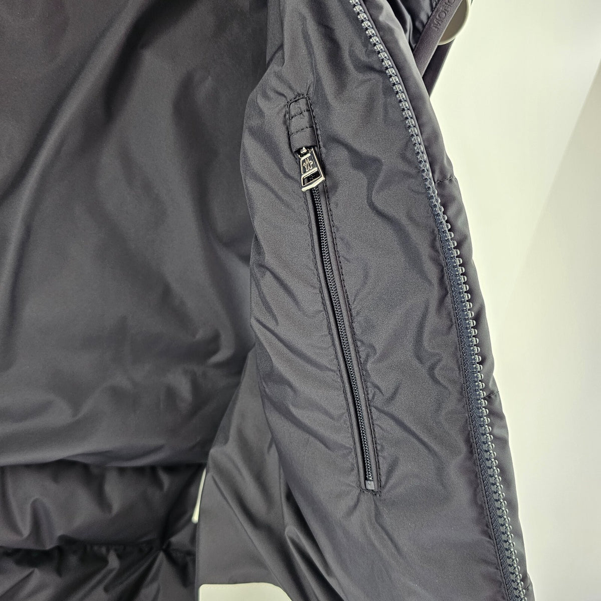 MONCLER Contrin $1130 Men's Navy Down Vest New