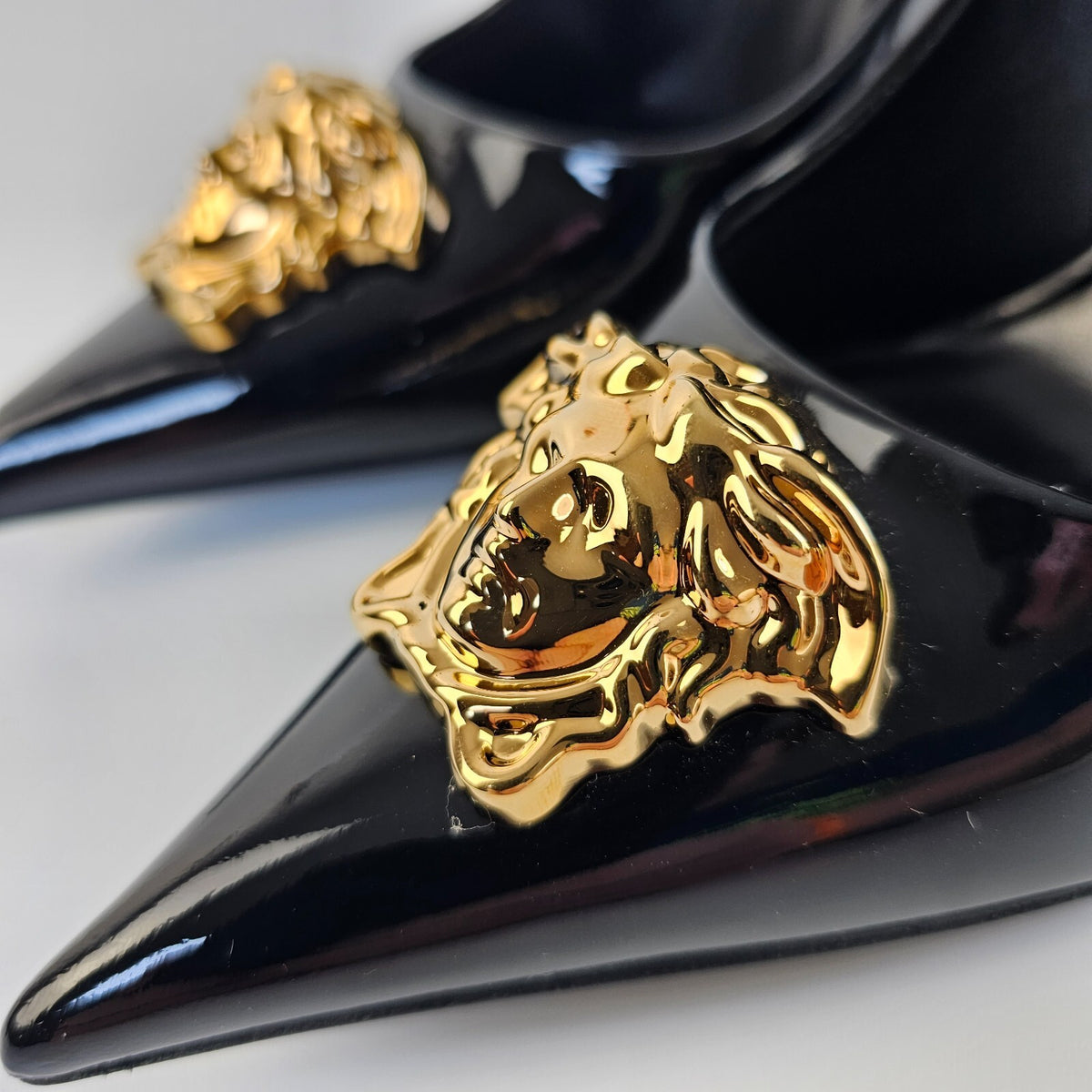 VERSACE 105mm La Medusa Black Leather Pumps Size 39.5 US 9.5