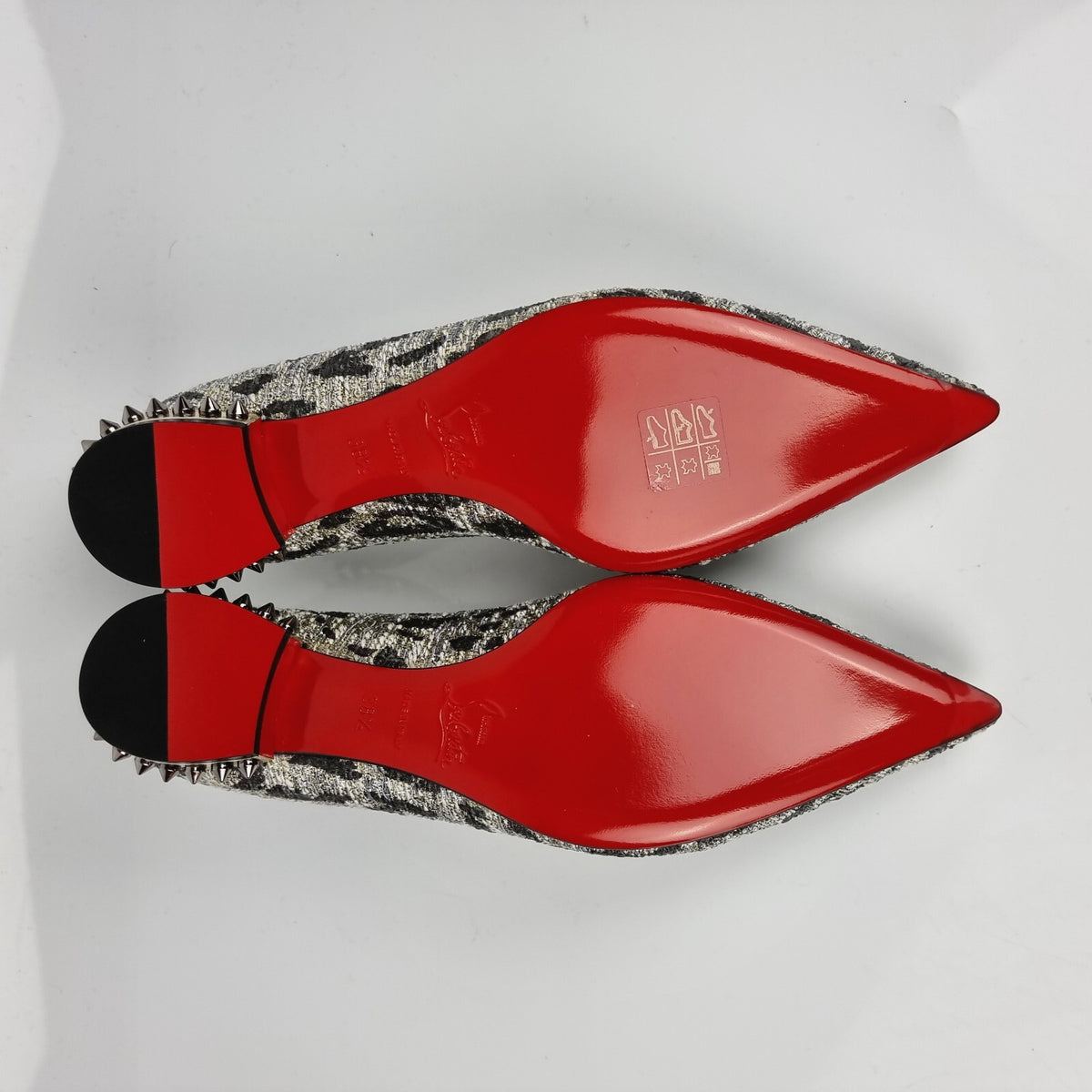 CHRISTIAN LOUBOUTIN Silver Flats New Size 38.5 US 8.5