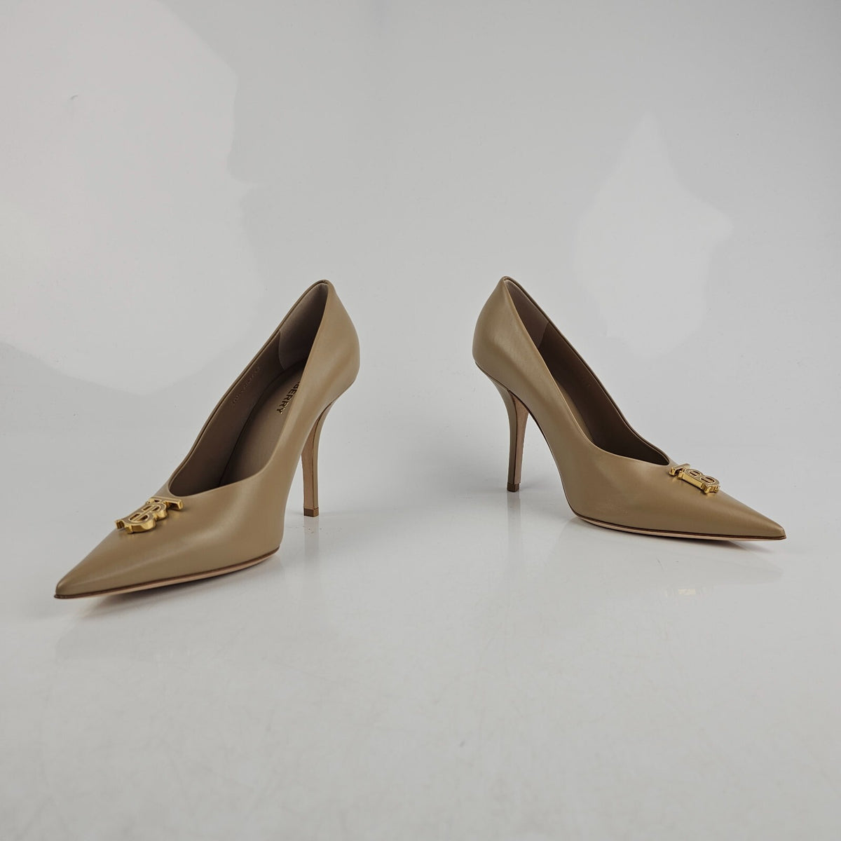 BURBERRY Ezra 100mm Nude Leather Pumps Size 40 US 10