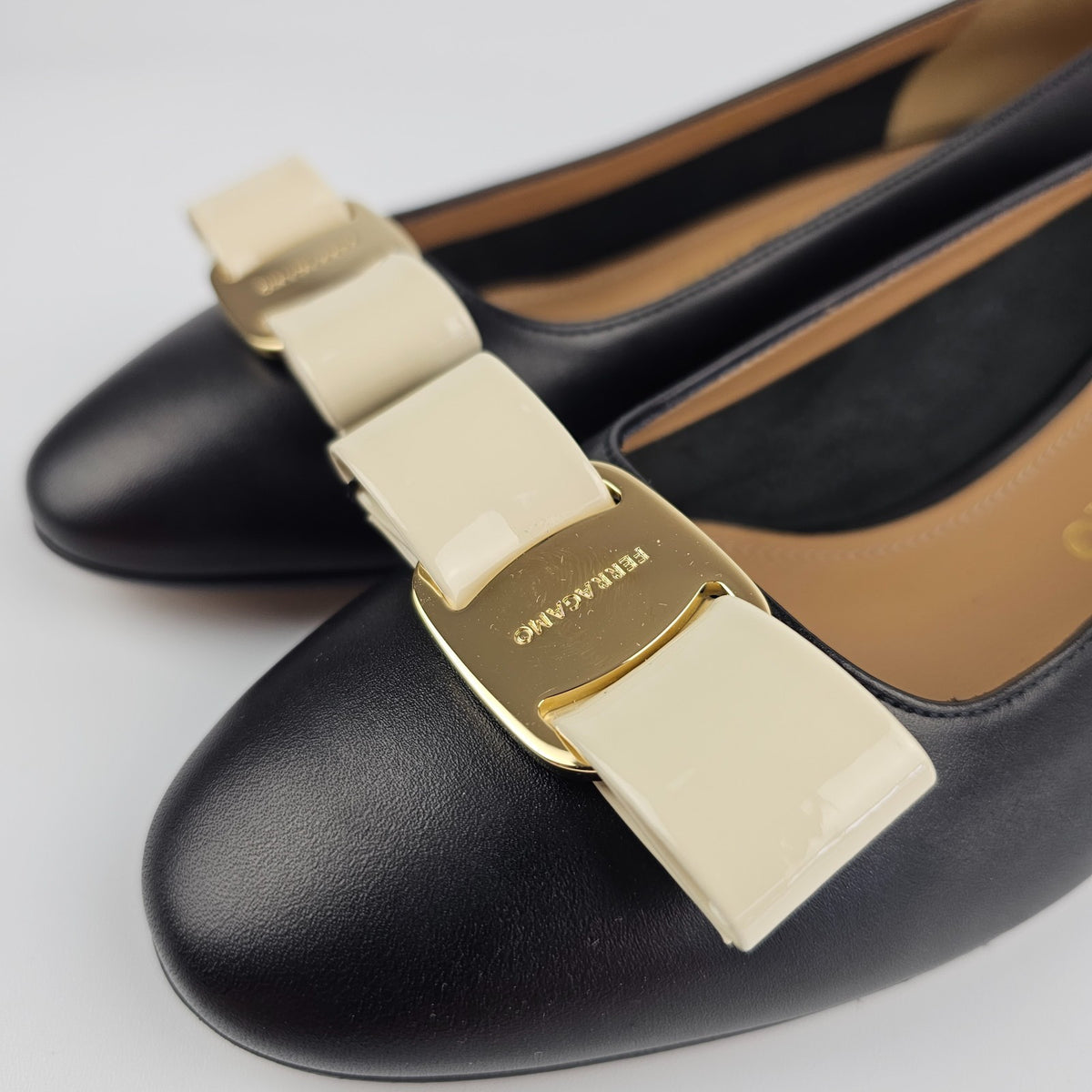 FERRAGAMO Vara Black Leather 35mm Heel Shoes New & Authentic