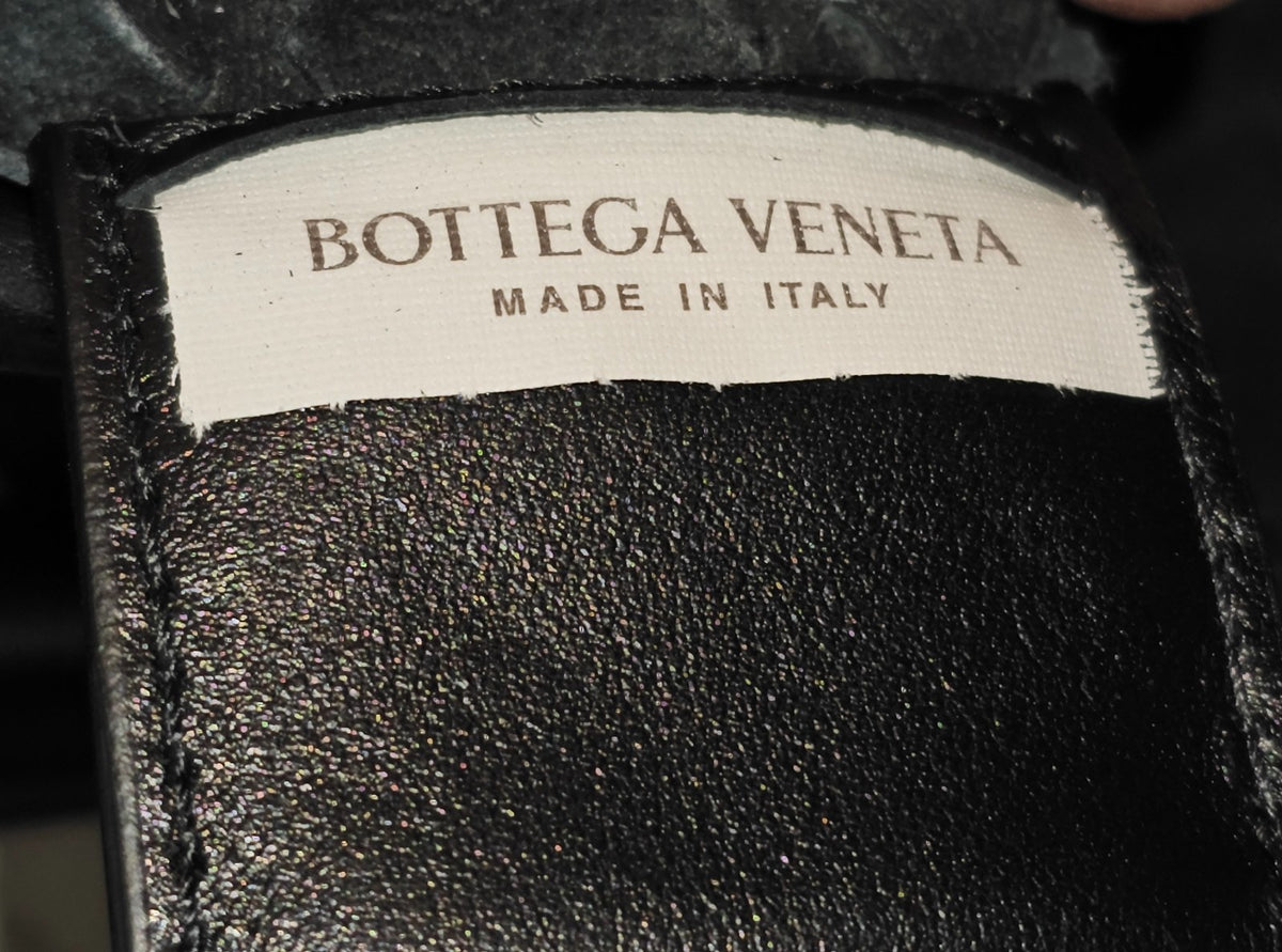 BOTTEGA VENETA $5900 Black Intrecciato Leather Medium Duffle Bag New & Authentic