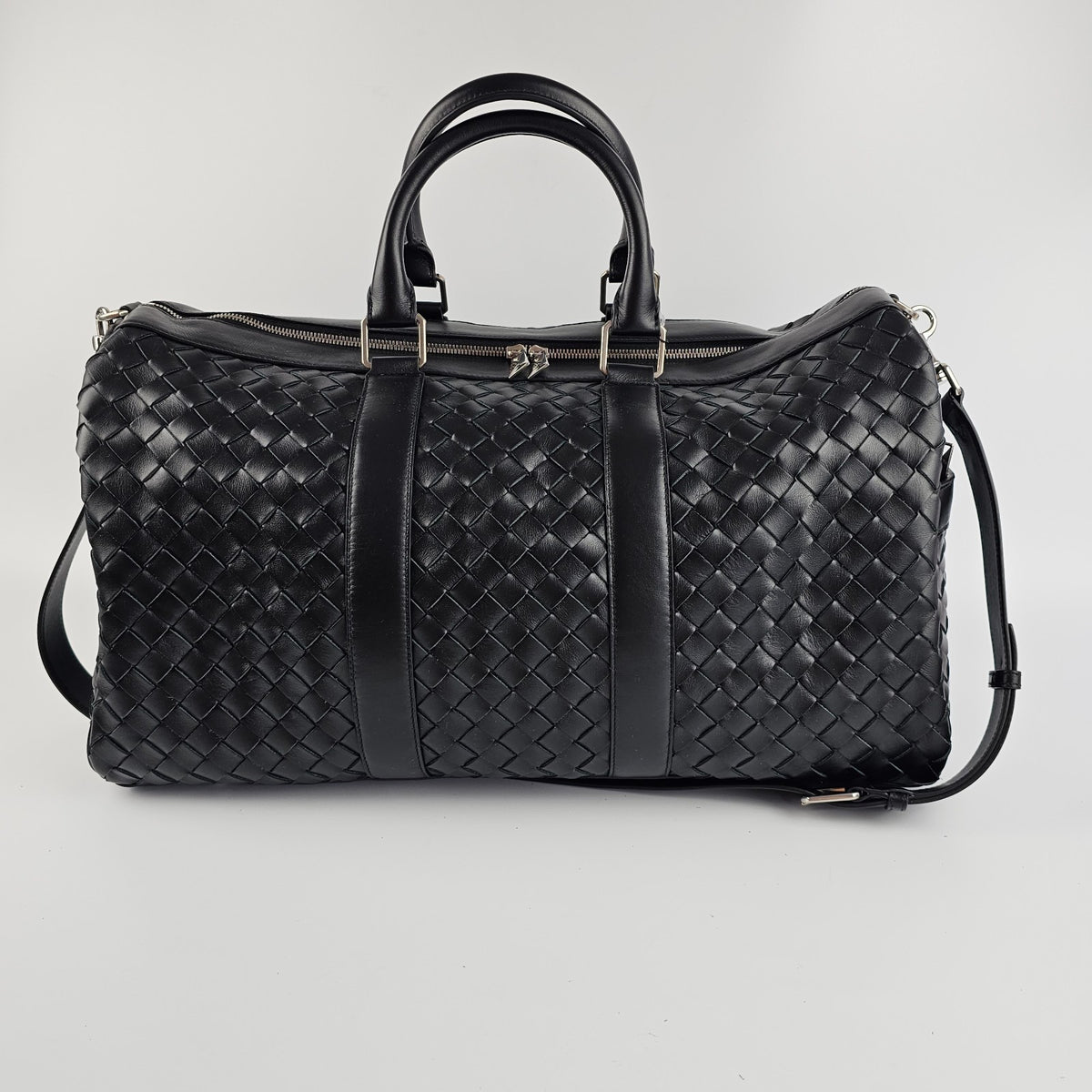 BOTTEGA VENETA $5900 Black Intrecciato Leather Medium Duffle Bag New & Authentic