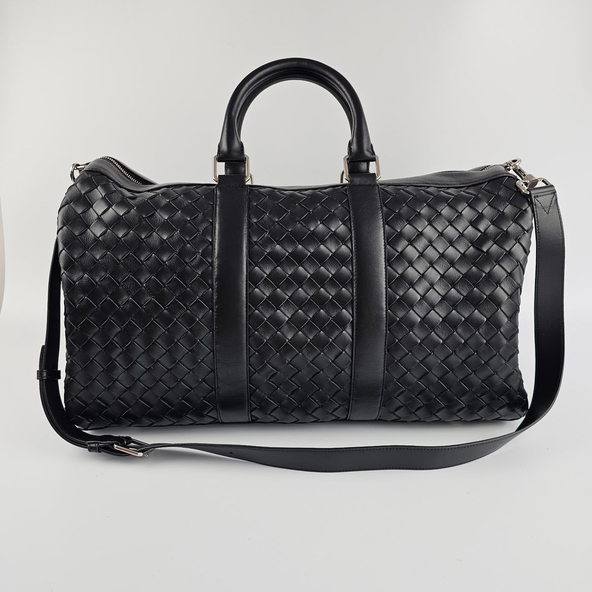 BOTTEGA VENETA Black Intrecciato Leather Medium Duffle Bag New & Authentic