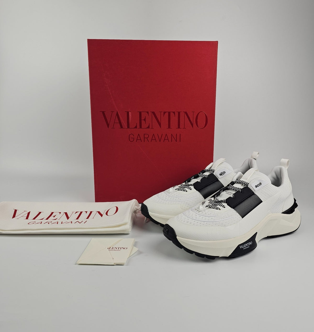 VALENTINO GARAVANI True Act $980 White/Black Sneakers New And Authentic