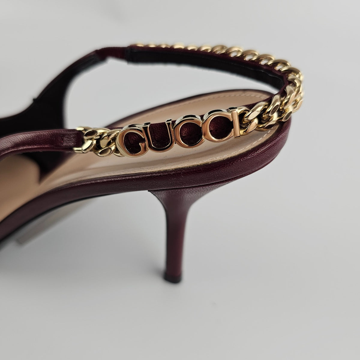 GUCCI Signoria $1150 Rosso Ancora Red Leather Slingback Pumps New & Authentic