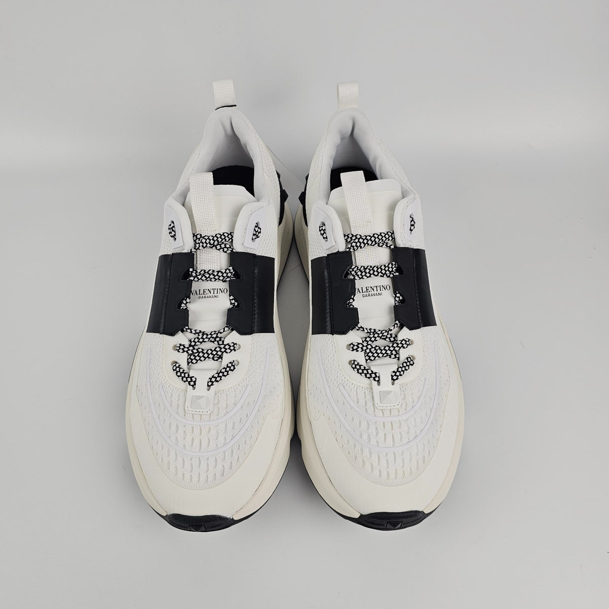 VALENTINO GARAVANI True Act $980 White/Black Sneakers New And Authentic
